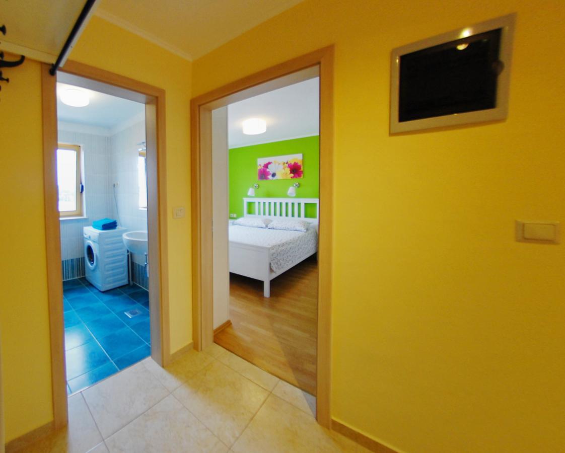 Nelkas Apartments Pula Exterior photo